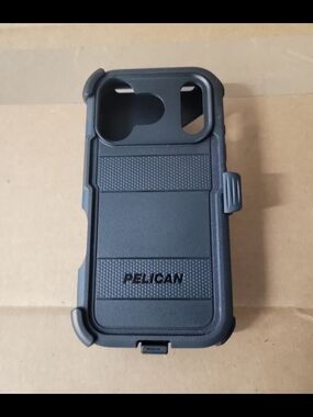Pelican Voyager Rugged Case for Iphone 17 w/Holster